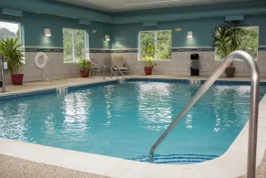 Holiday Inn Express Hotel & Suites by IHG - Pool