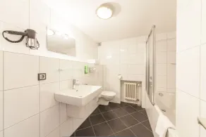 Hotel Drei Kronen Elmshorn - Bathroom