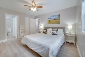 Kodak Getaway w/ Covered Decks + Game Room! - Chambre
