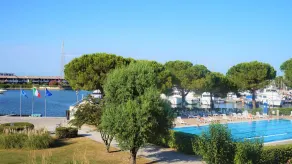 Lovely Studio With Terrace in Lignano - Piscina