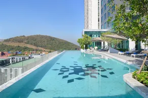 Holiday Inn & Suites Siracha Laemchabang by IHG - Piscine