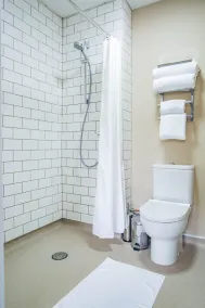 The Cricketers Inn - Bathroom