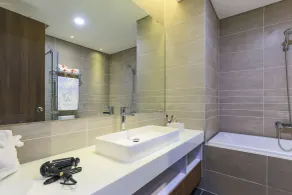 Aurora Serviced Apartments - Bathroom