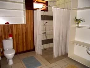 Vaianae Lodge - Bathroom