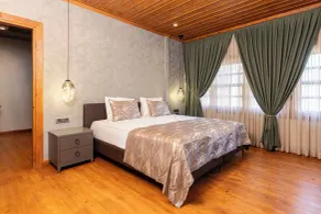 Dumos - Room
