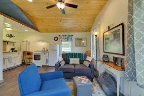 Quiet Country Escape: Fire Pit, Fish On-Site! - Innenbereich