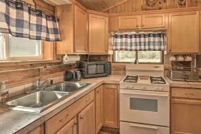Arkdale Studio Cabin w/ On-Site ATV Trails! - Innenbereich
