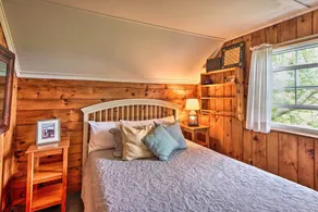 Charming Pine Point Cottage - 2 Blocks to Ocean! - Intérieur