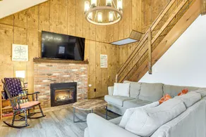 Walk to Hideout Slopes: Home w/ Game Room! - Innenbereich
