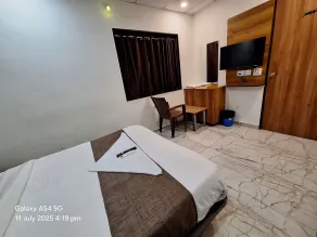 Hotel Rudraksh - Room