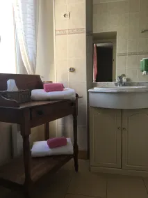 Hôtel De La Loire aux Portes de Sancerre - Bathroom