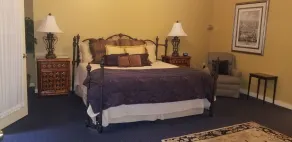 Downtown Guest Quarters Hotel - Rum