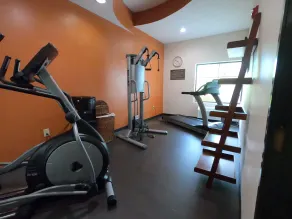 HomeTowne Studios & Suites by Red Roof Washington - Fitnessfaciliteter