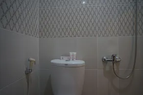 OYO Life 1299 Balcony Orange Homestay - Badezimmer