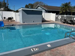 Brandon Motor Lodge - Piscina