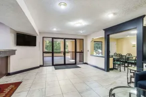 Econo Lodge Clinton - Jackson West - Lobby