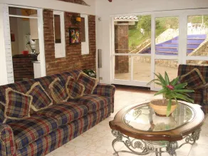 Miravalle Suites - Interior entrance