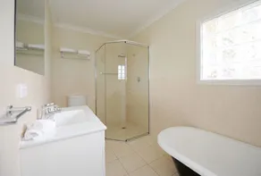 The Barn Accommodation - Badezimmer
