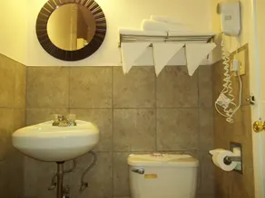 Royal Motel - Bathroom