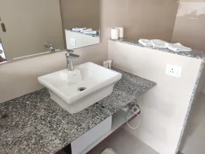 Hotel Royal International - Bathroom