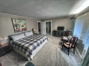 Sunny Shuswap B&B - Chambre