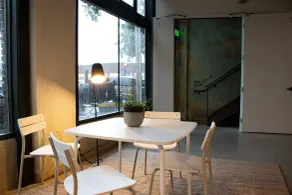 Travelers Hotel - Lobby