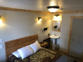The Historic Madison Hotel Motel - Room