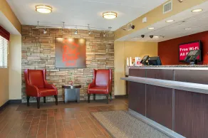 Red Roof Inn Akron - Lobby