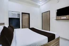 OYO Collection O Kalyanpur Metro Station - Chambre