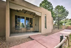 Walkable Adobe-Style Abode w/ Community Amenities! - Innenbereich