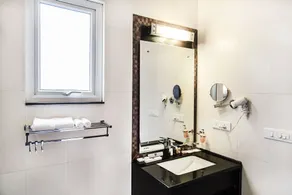 Mantra Amaltas - Bathroom