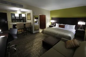 Staybridge Suites Chihuahua by IHG - Room