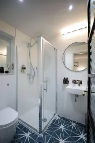 Boutique 50 - Bathroom