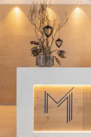 Maraias - Luxury Suites & Apartments - Rezeption
