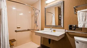 Best Western Plus Portland Airport Hotel & Suites - Salle de bain