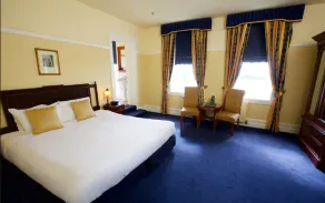 Carrington Hotel - Room