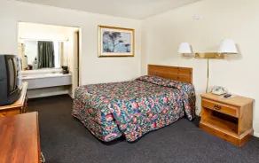 Red Carpet Inn - Louisville - Chambre