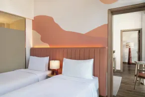 Yas Plaza Circuit - Room