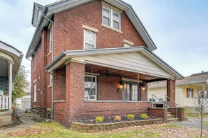 Walk to Marshall University: Home w/ Private Yard! - Intérieur