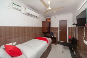 Capital O Srinivasa Residency - Room