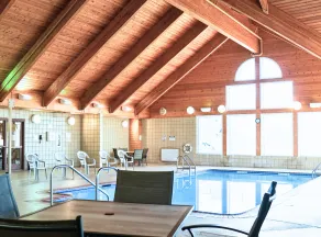 AmericInn by Wyndham Monmouth - Piscine