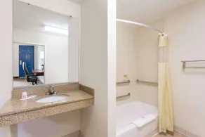 Days Inn by Wyndham Reidsville - Salle de bain