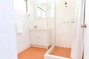 Busselton Villas and Glamping Village - Badezimmer