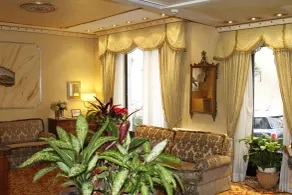 Hotel Eliseo - Lobby sitting area