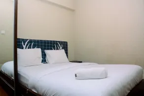 Beautiful 2BR with Direct Access to Pool Green Bay Pluit Apartment By Travelio - Værelse