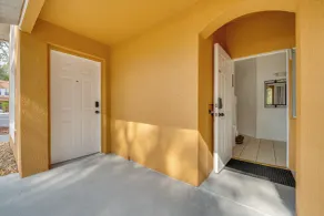 8 Mi to Disney World: Townhome w/ Balcony & Patio! - Intérieur