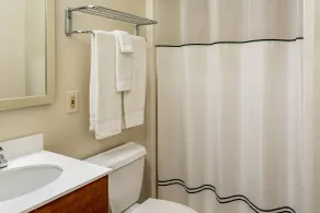 HomeTowne Studios by Red Roof Eugene - Springfield - Salle de bain