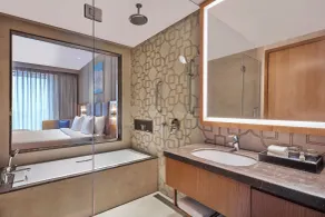 DoubleTree by Hilton Varanasi - Bathroom