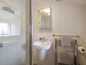 Lantern Cottage - Bathroom