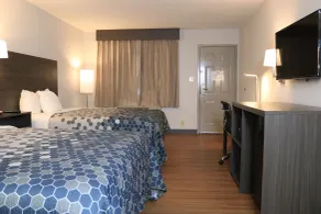 Econo Lodge Inn & Suites Southeast - Chambre